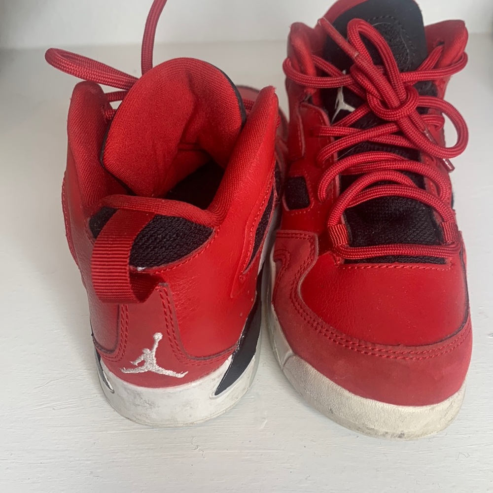 Slightly used Kids jordan shoes.